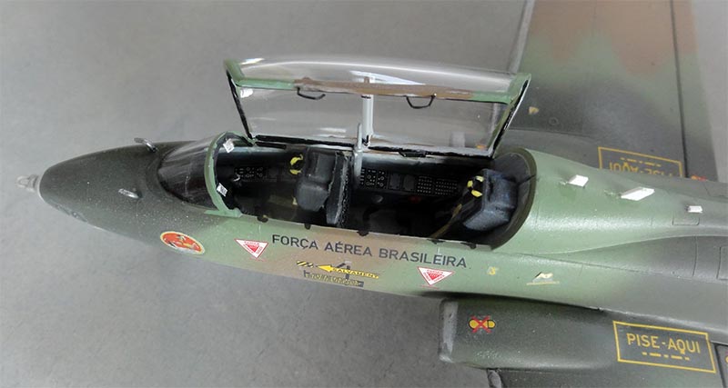 At26 cockpit